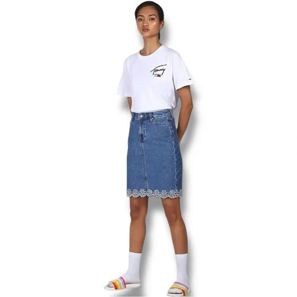 Tommy Hilfiger Light Blue Classic Pencil Denim Skirt with White Floral Detail - Picture 2 of 16